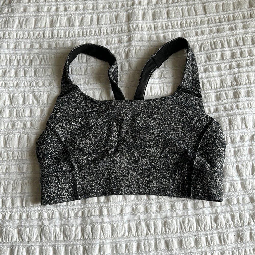 Lululemon sports bra